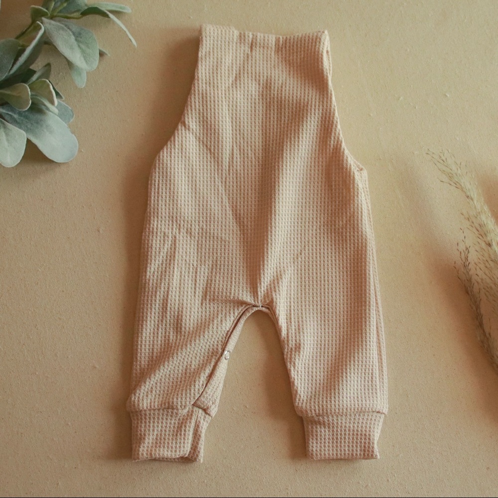 Waffle Knit Knot Overall Cream Gender Neutral - Picture 4 of 8